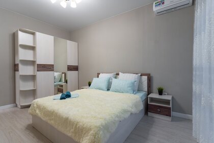 65 м², 2-комнатная квартира 3 040 ₽ в сутки - изображение 81