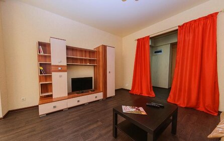 55 м², 2-комнатная квартира 2 200 ₽ в сутки - изображение 56