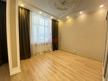 Купить квартиру с ремонтом в районе Калининский в Санкт-Петербурге и ЛО - изображение 24