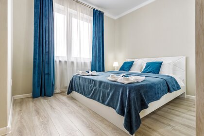 70 м², 2-комнатная квартира 6 500 ₽ в сутки - изображение 73