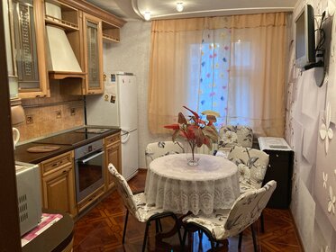 80 м², 3-комнатная квартира 4 200 ₽ в сутки - изображение 55