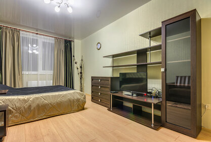 49 м², 1-комнатная квартира 2 200 ₽ в сутки - изображение 66