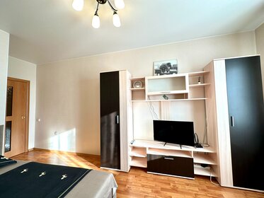 45 м², 1-комнатная квартира 2 300 ₽ в сутки - изображение 36