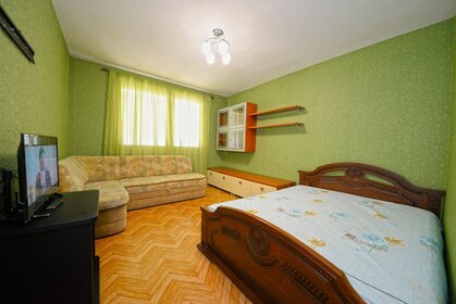 70 м², 2-комнатная квартира 2 900 ₽ в сутки - изображение 76