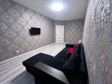 43 м², 2-комнатная квартира 2 300 ₽ в сутки - изображение 55