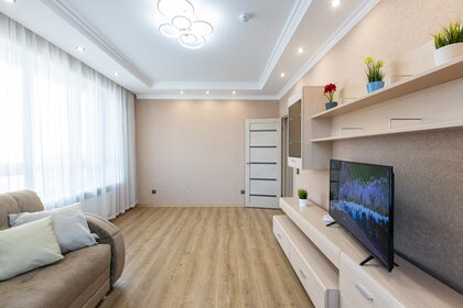 62 м², 2-комнатная квартира 2 300 ₽ в сутки - изображение 68