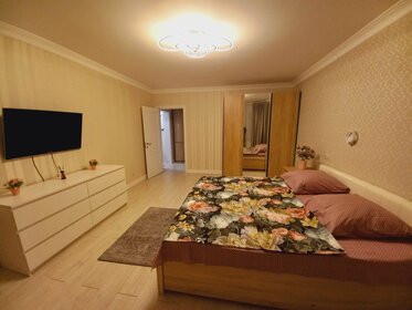 38 м², 1-комнатная квартира 2 400 ₽ в сутки - изображение 57