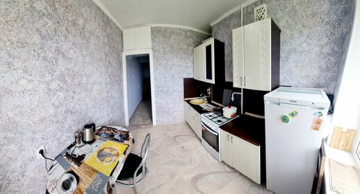 Купить квартиру с балконом и с ремонтом в Тобольске - изображение 1