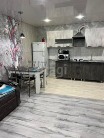 Купить квартиру с большой кухней и с ремонтом в Городском округе Владикавказ - изображение 20