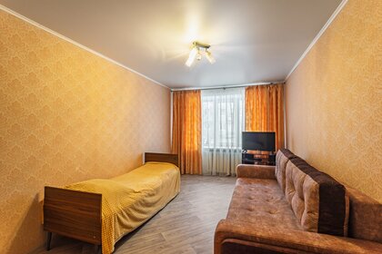 38 м², 1-комнатная квартира 1 800 ₽ в сутки - изображение 17