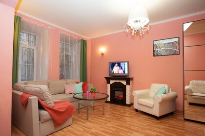 70 м², 2-комнатная квартира 3 500 ₽ в сутки - изображение 87