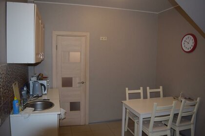 Купить 4-комнатную квартиру в кирпичном доме у метро Горьковская (синяя ветка) в Санкт-Петербурге и ЛО - изображение 32