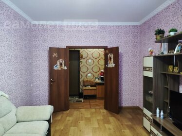 Купить двухкомнатную квартиру на первом этаже в районе Калининский в Санкт-Петербурге и ЛО - изображение 2