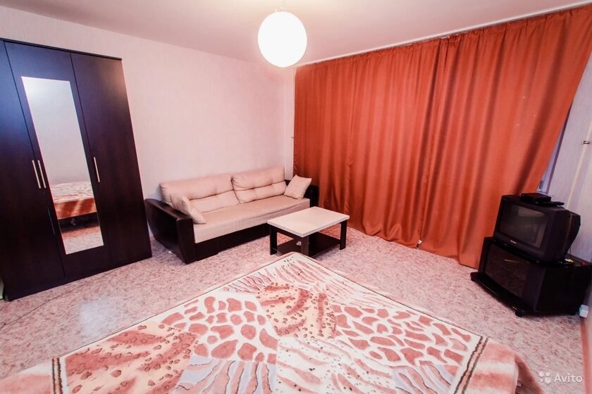 49,3 м², 1-комнатная квартира 2 500 ₽ в сутки - изображение 1