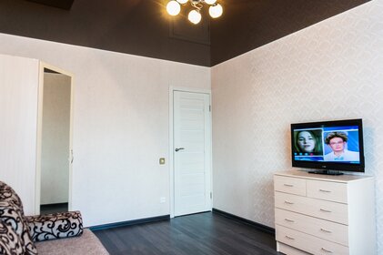 45 м², 2-комнатная квартира 2 600 ₽ в сутки - изображение 46