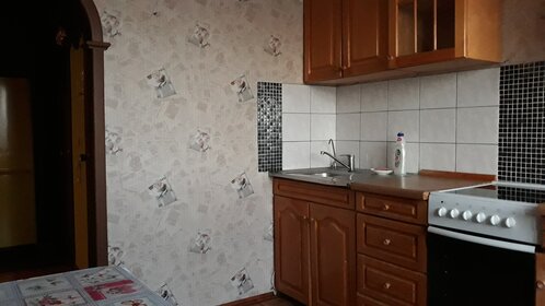 Купить 4-комнатную квартиру с современным ремонтом на улице Остоженка в Москве - изображение 20