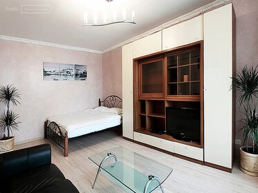 42 м², 1-комнатная квартира 4 000 ₽ в сутки - изображение 37