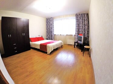 40 м², 1-комнатная квартира 2 200 ₽ в сутки - изображение 57