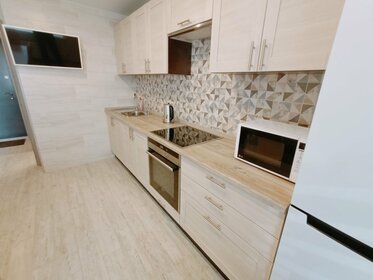 35 м², 1-комнатная квартира 3 799 ₽ в сутки - изображение 37