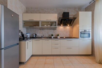 70 м², 3-комнатная квартира 2 900 ₽ в сутки - изображение 11