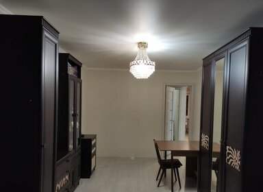 Купить трехкомнатную квартиру в многоэтажном доме и в новостройке в Ростове-на-Дону - изображение 47