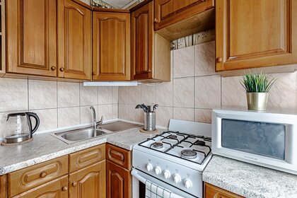 32 м², 1-комнатная квартира 2 300 ₽ в сутки - изображение 100