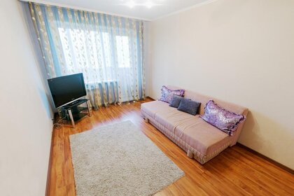 70 м², 3-комнатная квартира 2 500 ₽ в сутки - изображение 65