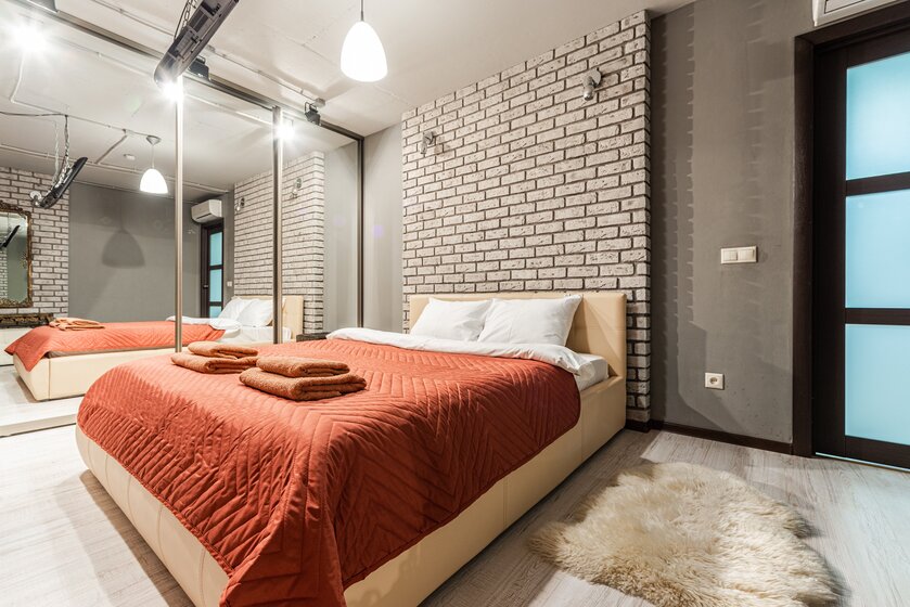 80 м², 2-комнатная квартира 2 500 ₽ в сутки - изображение 1