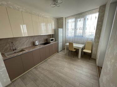 35 м², 1-комнатная квартира 2 200 ₽ в сутки - изображение 94