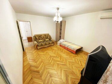 55 м², 2-комнатная квартира 2 400 ₽ в сутки - изображение 70