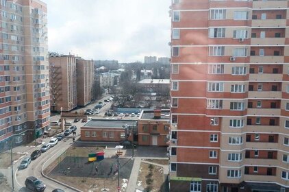 Снять двухкомнатную квартиру с высокими потолками у метро Сибирская в Новосибирске - изображение 1