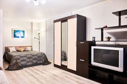 35 м², 1-комнатная квартира 2 390 ₽ в сутки - изображение 93