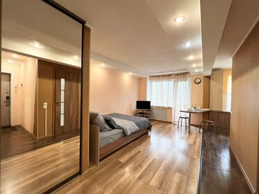 57 м², 2-комнатная квартира 2 500 ₽ в сутки - изображение 75