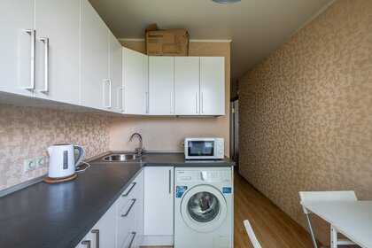 45 м², 1-комнатная квартира 2 200 ₽ в сутки - изображение 81