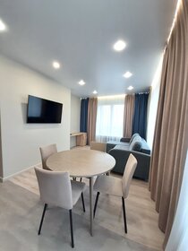 58 м², 2-комнатная квартира 4 300 ₽ в сутки - изображение 93