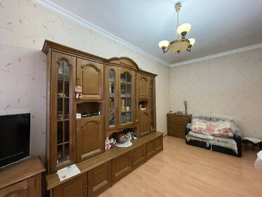 Купить трехкомнатную квартиру без отделки или требует ремонта на улице Окская в Москве - изображение 27