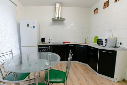 70 м², 2-комнатная квартира 3 500 ₽ в сутки - изображение 40