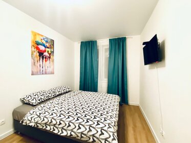 40 м², 1-комнатная квартира 2 500 ₽ в сутки - изображение 2
