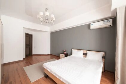 70 м², 2-комнатная квартира 3 000 ₽ в сутки - изображение 71