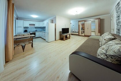 46 м², 2-комнатная квартира 2 800 ₽ в сутки - изображение 91