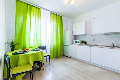 47 м², 1-комнатная квартира 1 800 ₽ в сутки - изображение 99