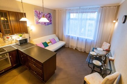 56 м², 2-комнатная квартира 2 500 ₽ в сутки - изображение 41