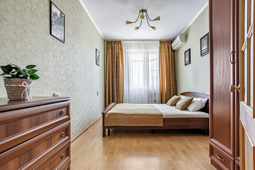 60 м², 2-комнатная квартира 2 700 ₽ в сутки - изображение 1