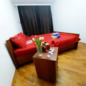 70 м², 2-комнатная квартира 4 200 ₽ в сутки - изображение 1