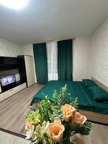 Купить трехкомнатную квартиру в кирпичном доме на улице Староконюшенный переулок в Москве - изображение 45