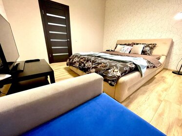 45 м², 1-комнатная квартира 2 500 ₽ в сутки - изображение 95