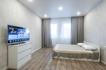 55 м², 1-комнатная квартира 5 500 ₽ в сутки - изображение 84