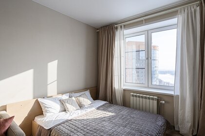 32 м², квартира-студия 1 990 ₽ в сутки - изображение 70