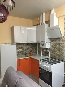 32 м², 1-комнатная квартира 2 700 ₽ в сутки - изображение 82