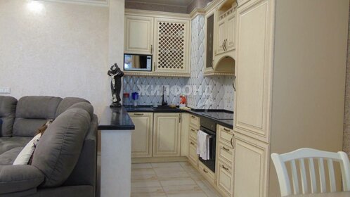 Купить трехкомнатную квартиру с большой кухней в резиденциях «17/33 Петровский остров» в Санкт-Петербурге и ЛО - изображение 18